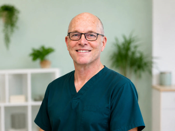 Dr. L. Hoebert